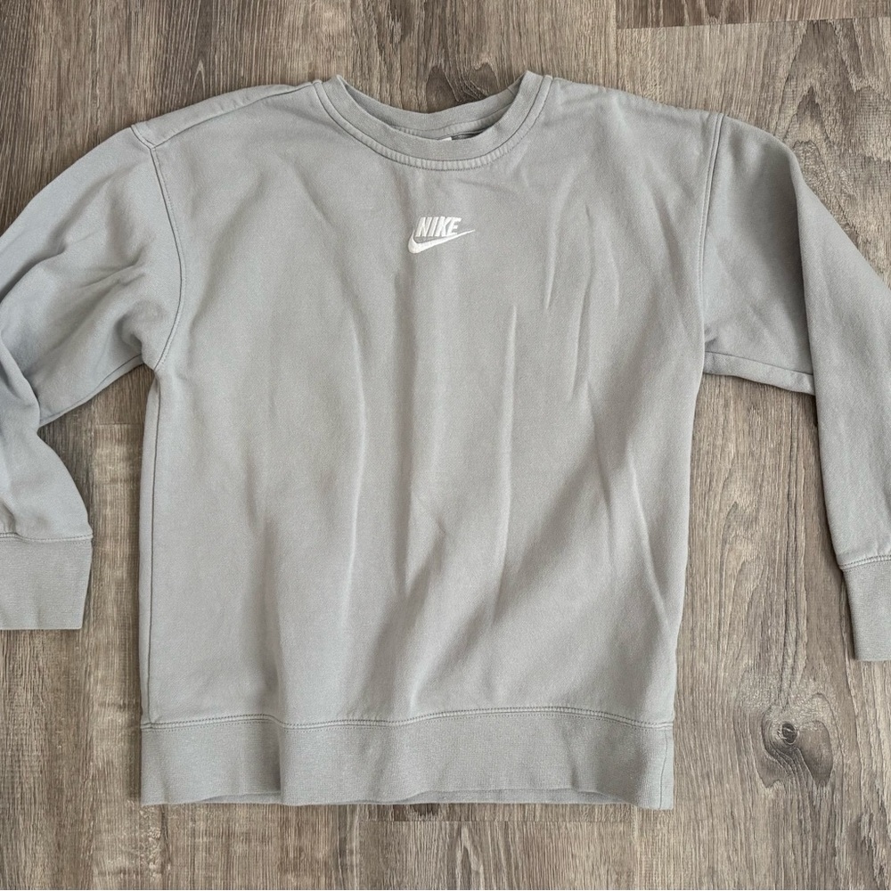 Nike Light Gray Crewneck Sweatshirt